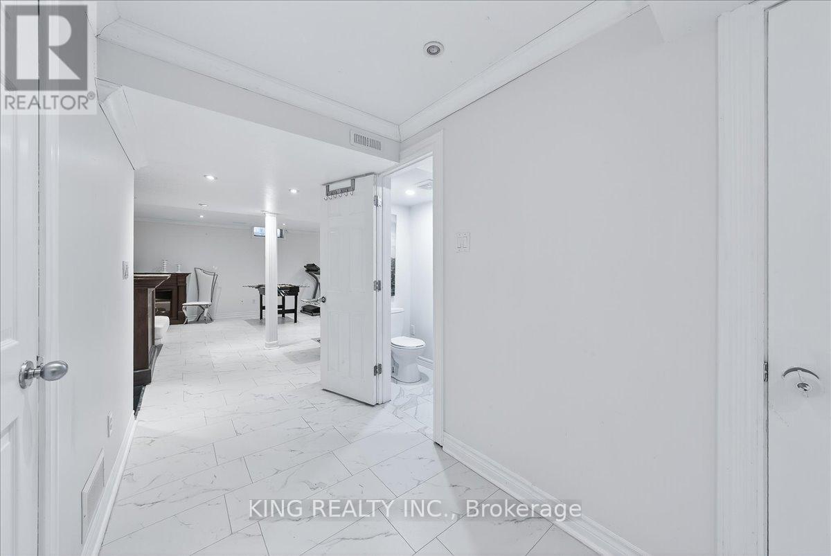 76 BLACKBURN DRIVE - 36