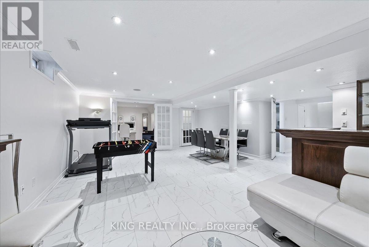 76 BLACKBURN DRIVE - 43