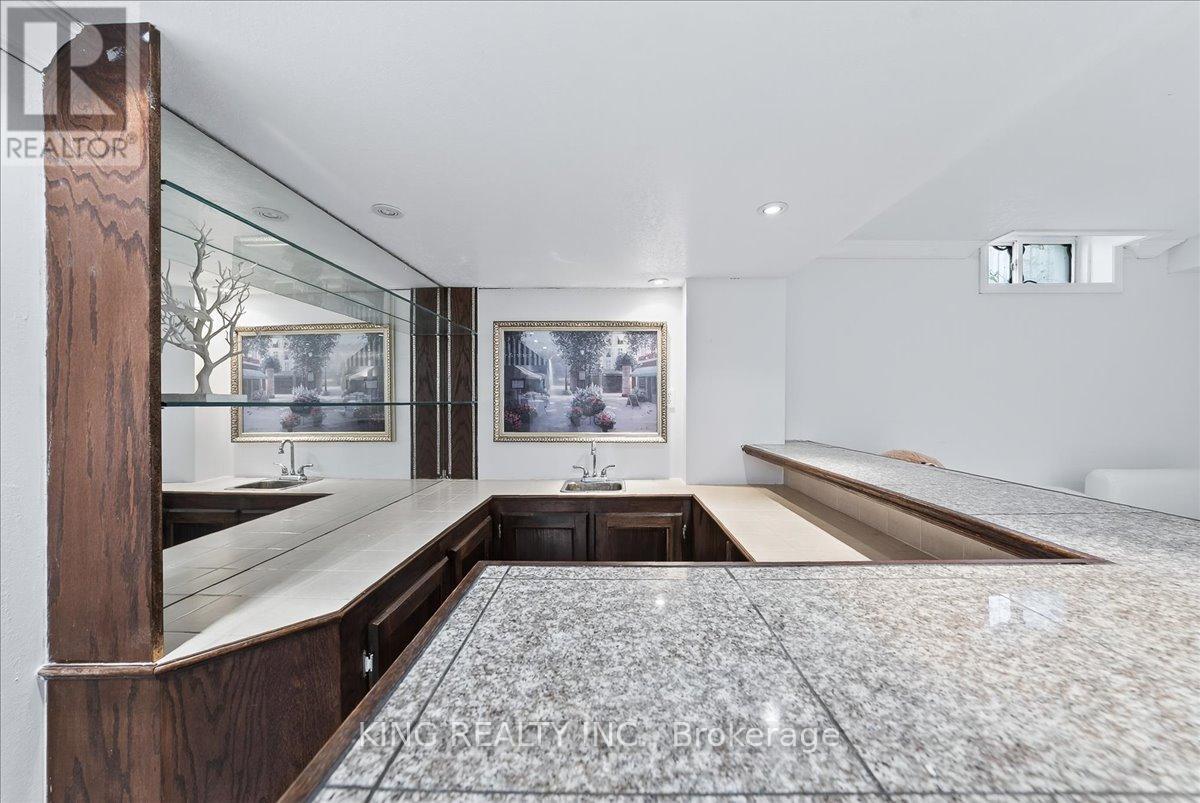 76 BLACKBURN DRIVE - 44