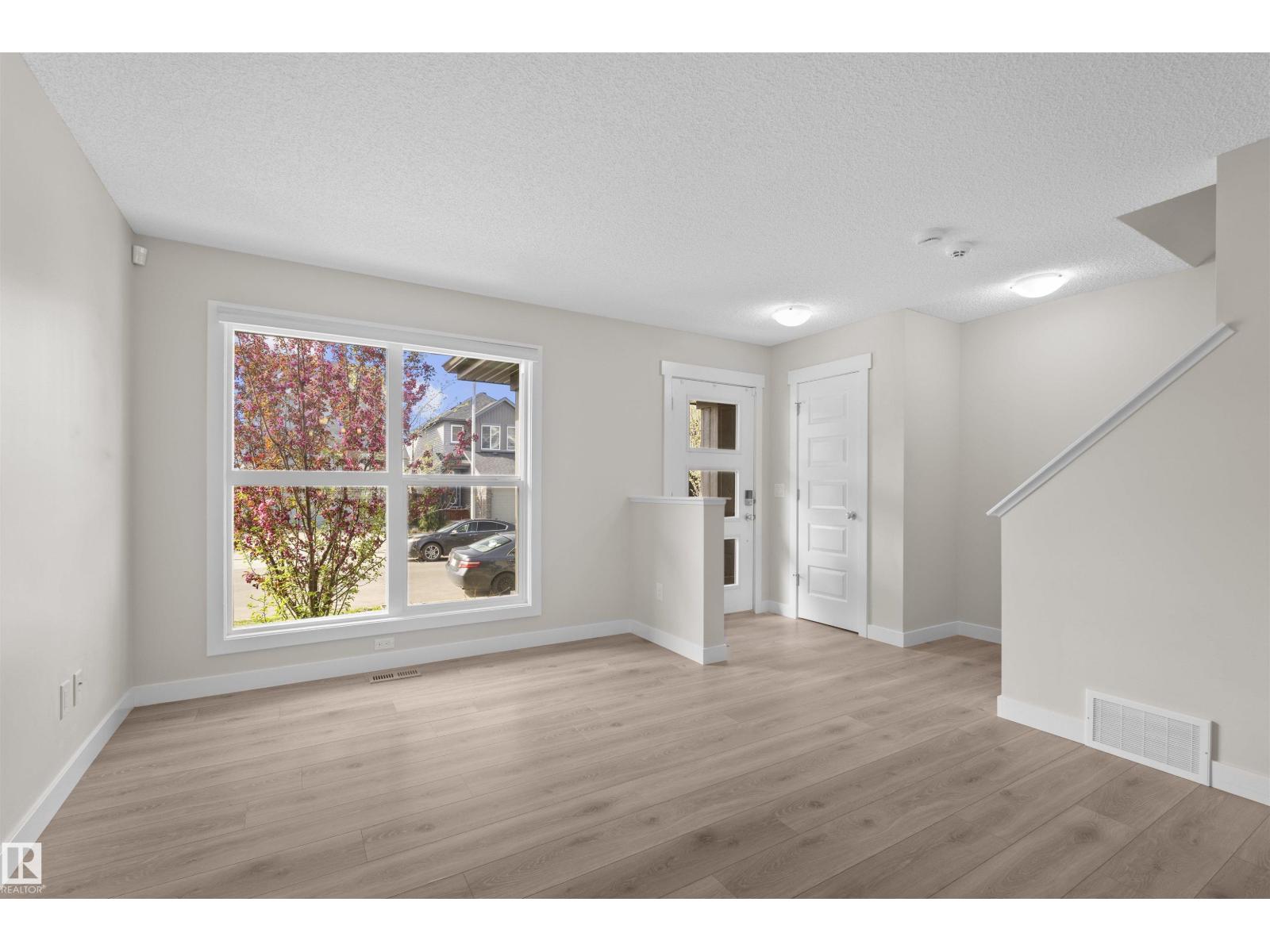 22546 96 AV NW - Image 2