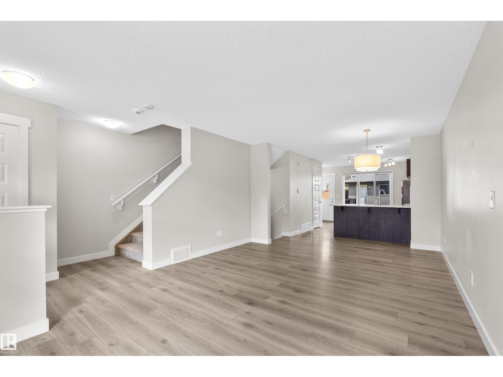 22546 96 AV NW - 4