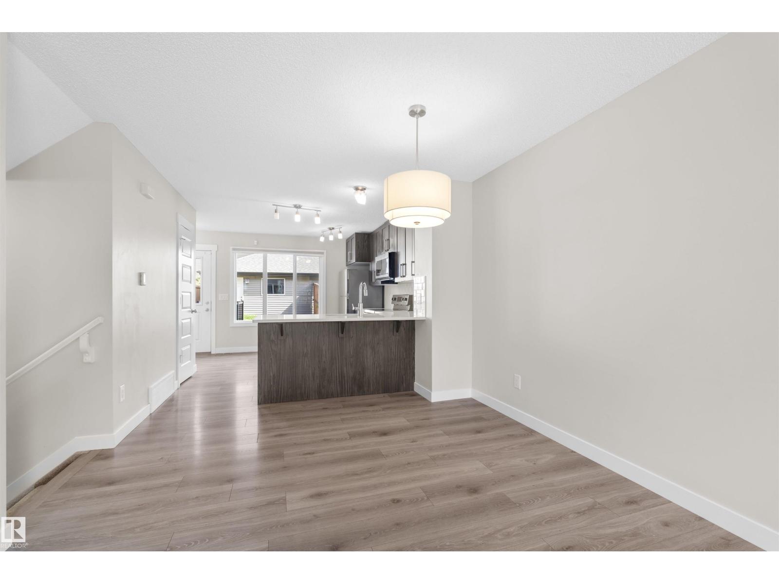22546 96 AV NW - 7