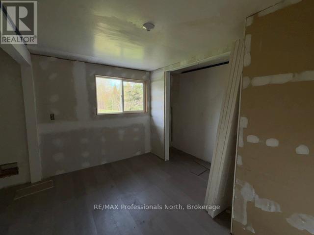 3044 GELERT ROAD - 24