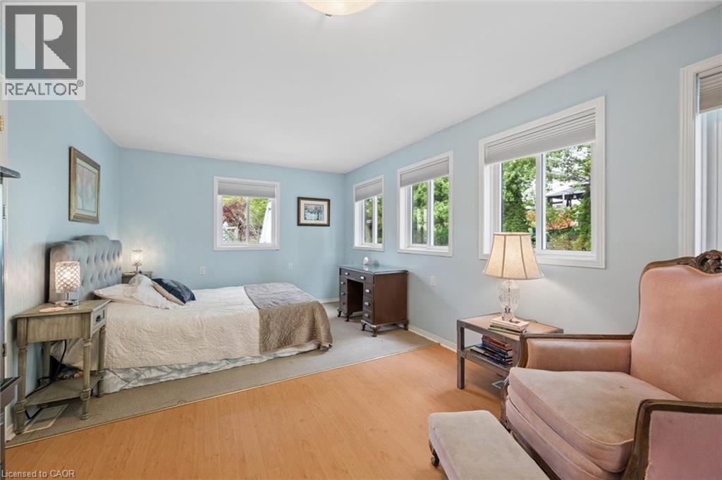 50 LEWIS Crescent - 19