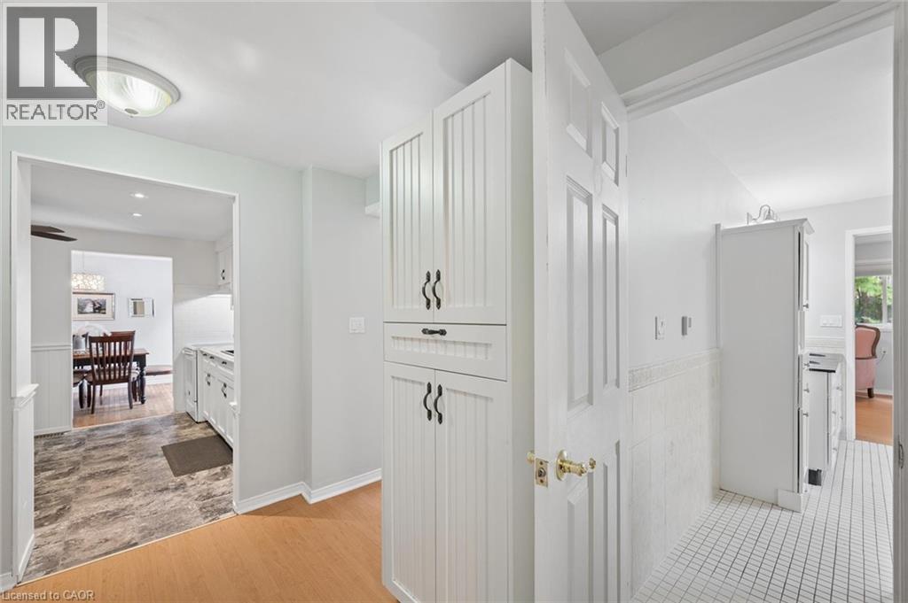 50 LEWIS Crescent - 23