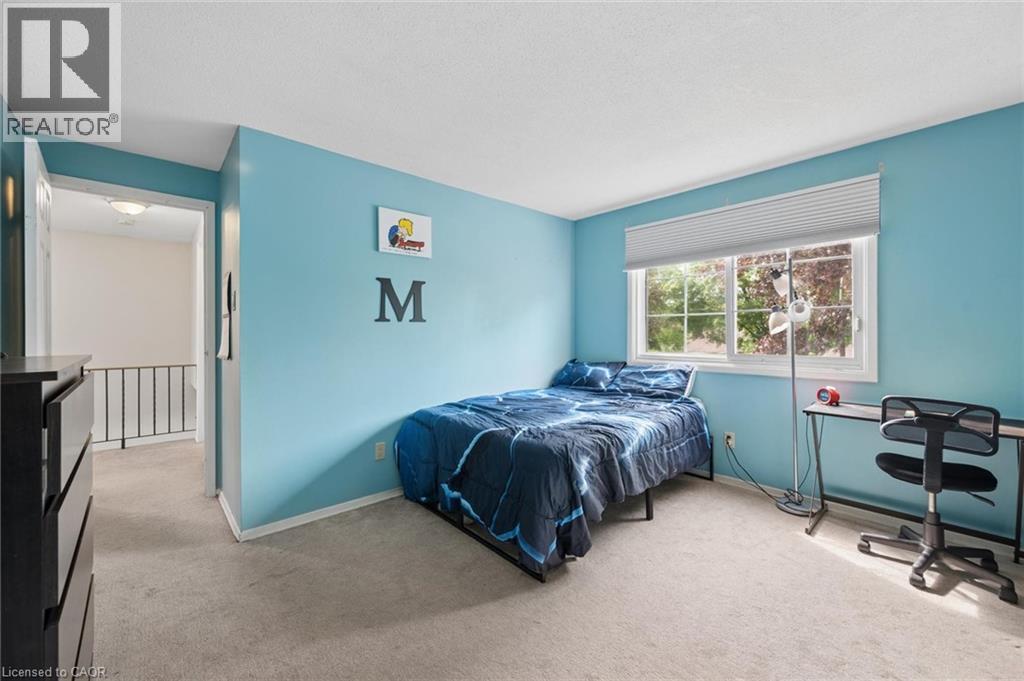 50 LEWIS Crescent - 29