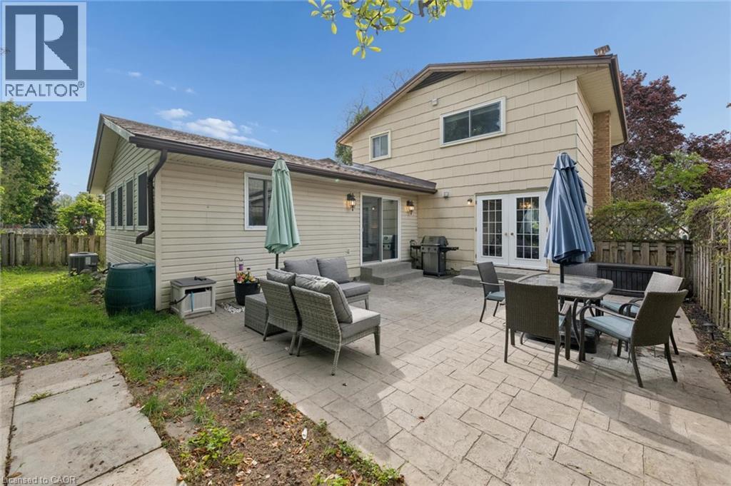 50 LEWIS Crescent - 42