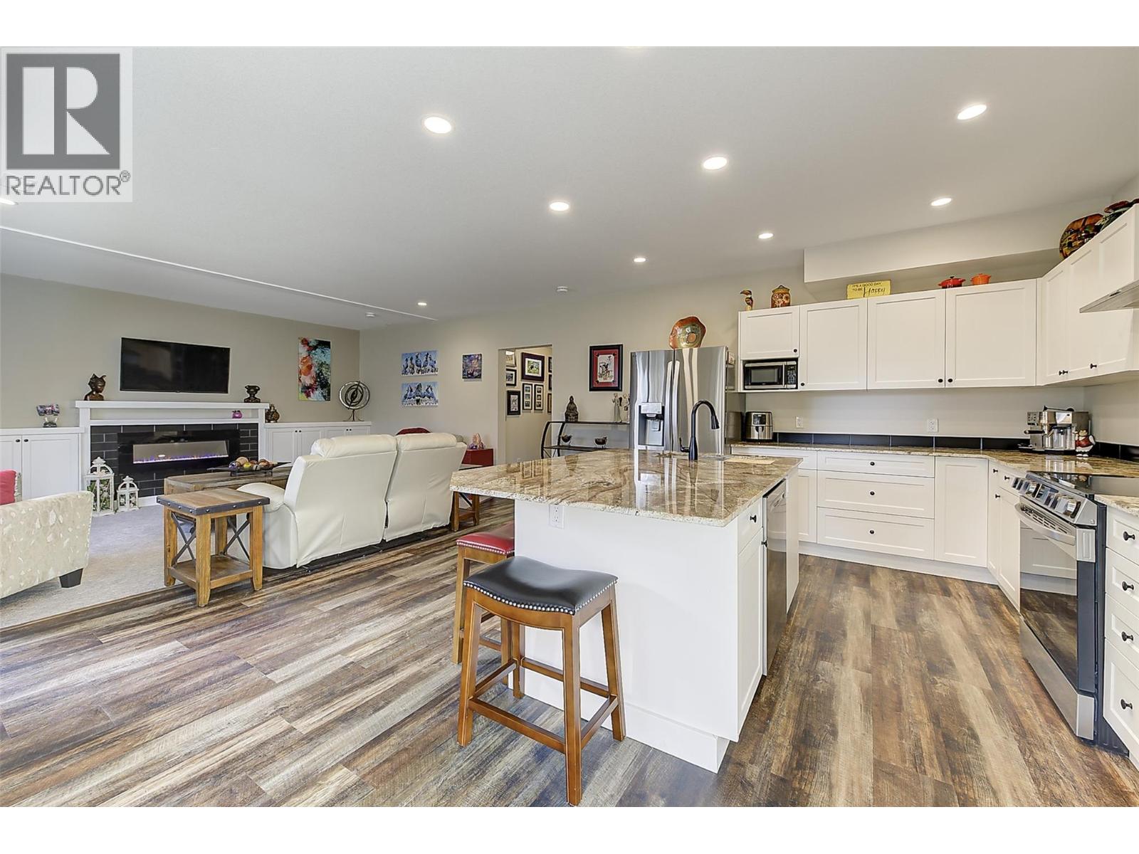 12633 Driftwood Court, Lake Country