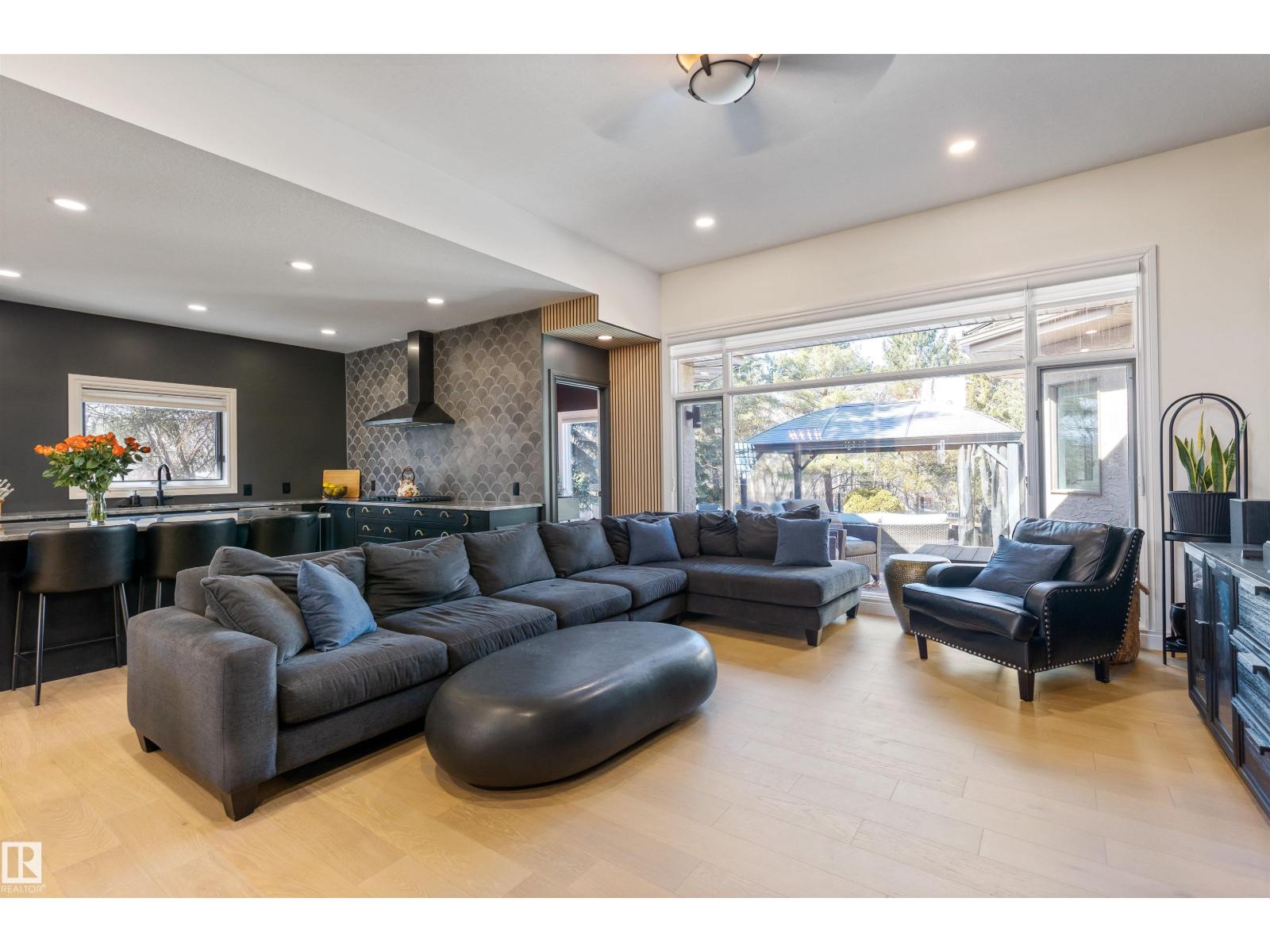 11412 12 AV NW NW - 16