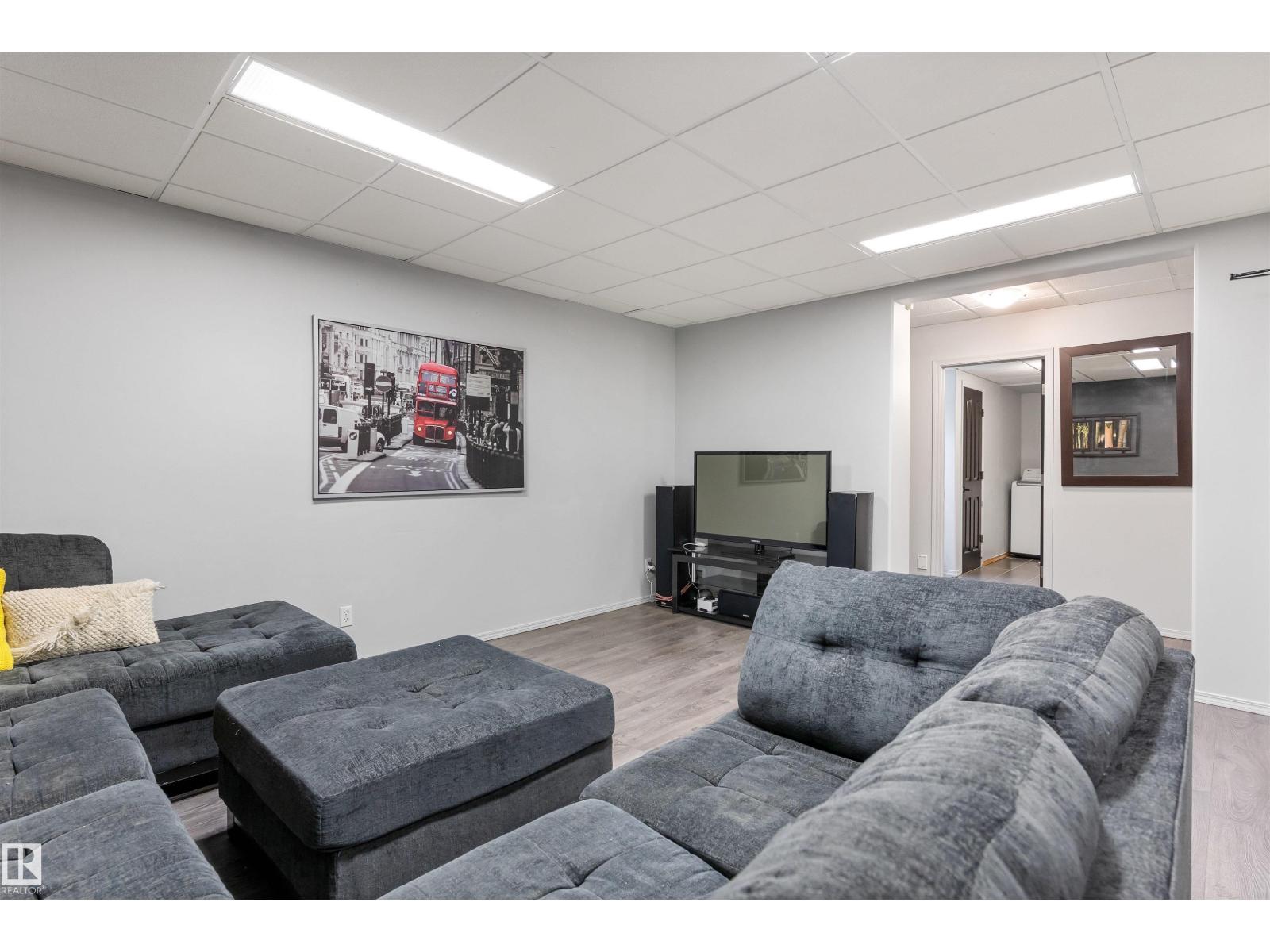 11412 12 AV NW NW - 36