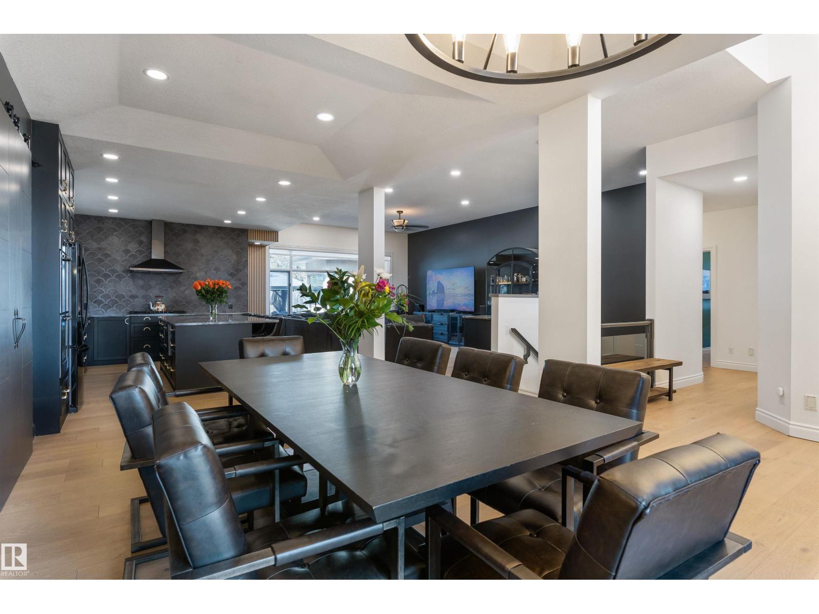 11412 12 AV NW NW - 8