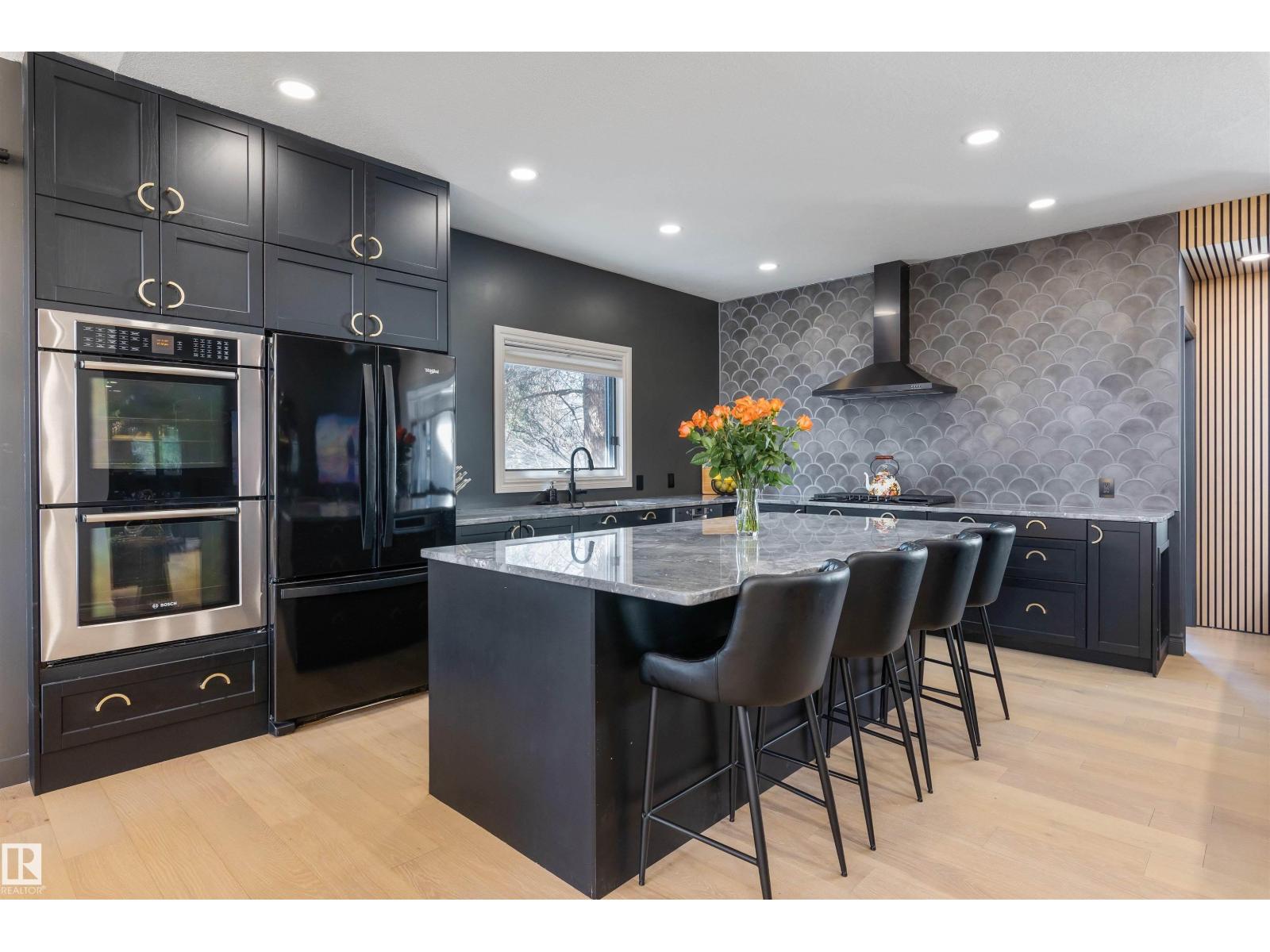 11412 12 AV NW NW - 12
