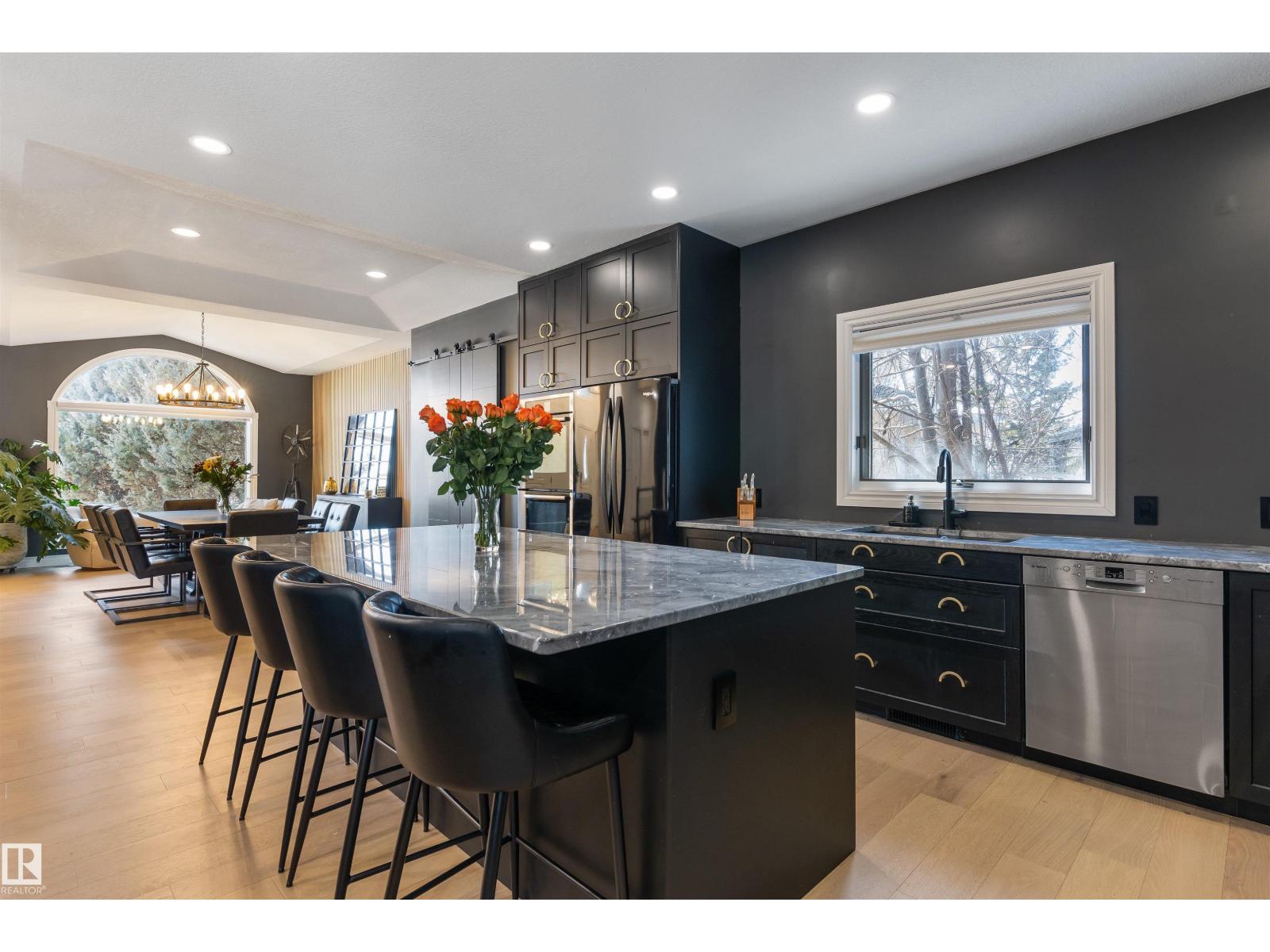 11412 12 AV NW NW - 14