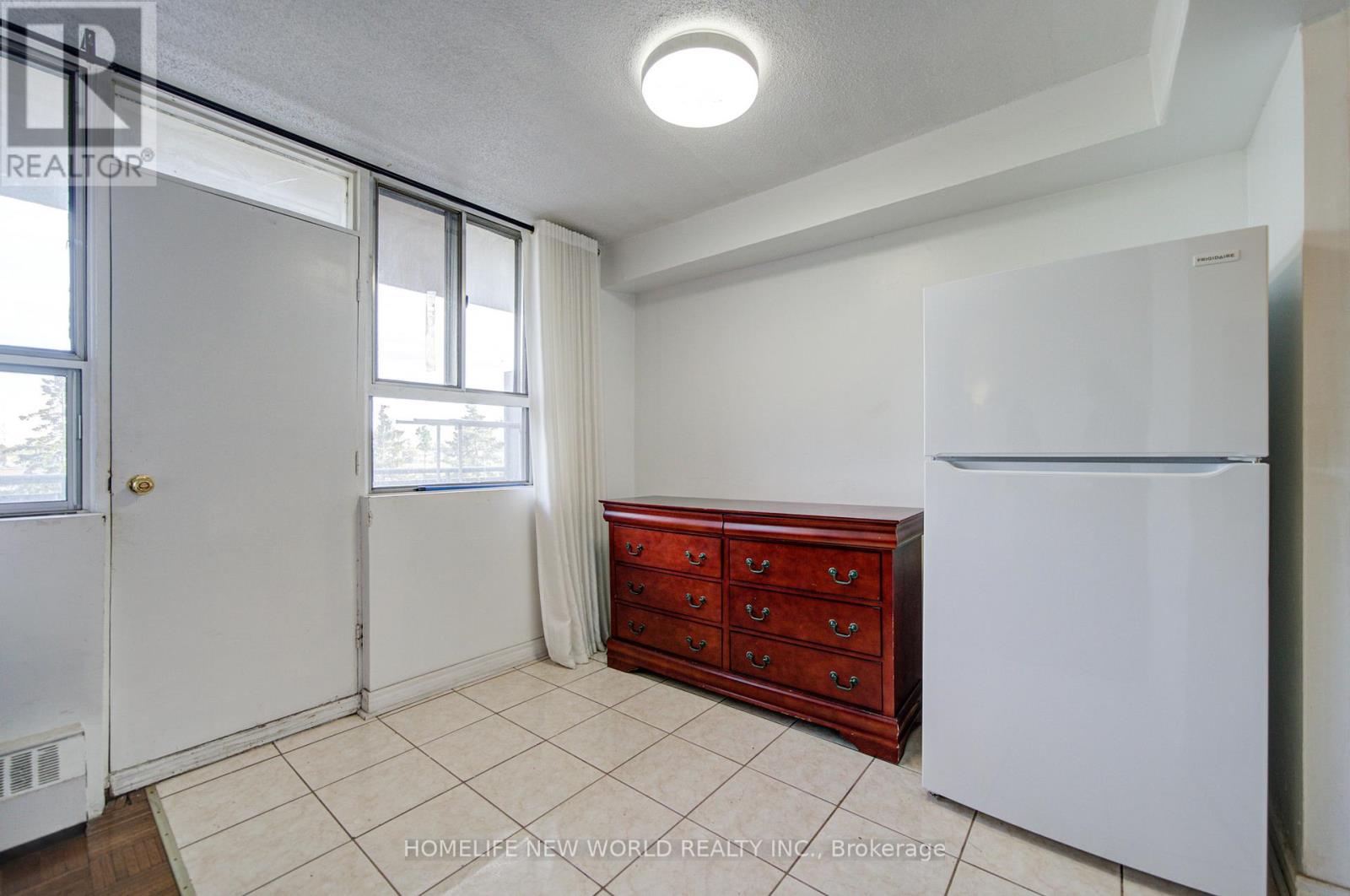 #303 1950 KENNEDY ROAD - 17