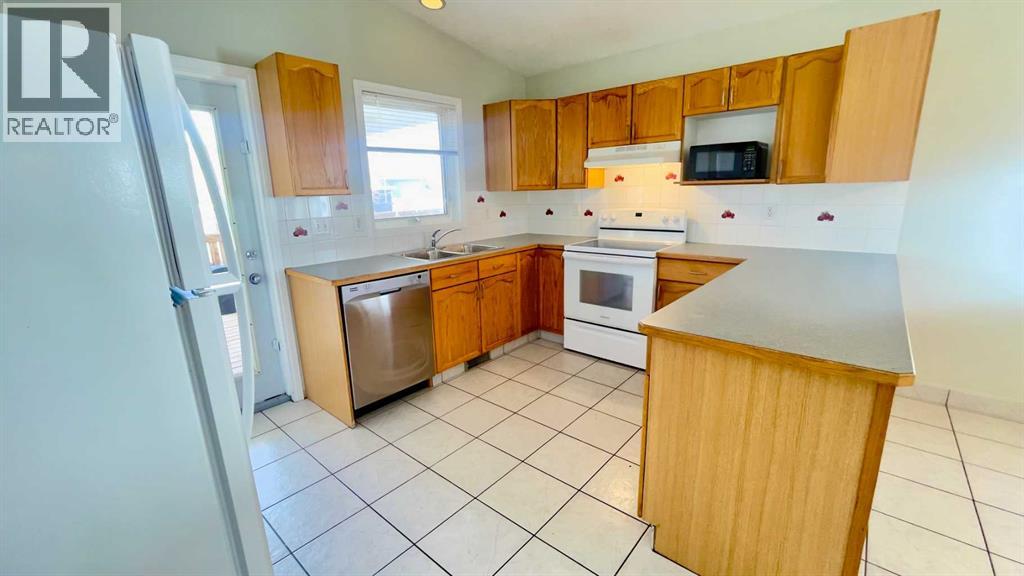 34 Blackfoot Road W - 7