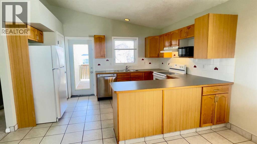 34 Blackfoot Road W - 6