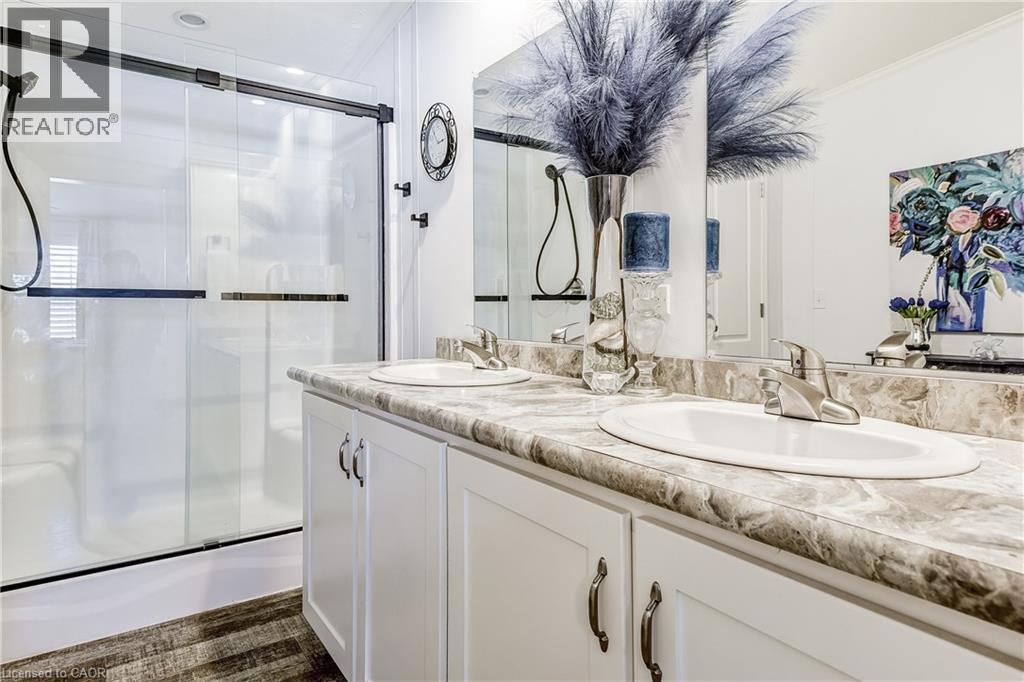 17 SILVER ASPEN Drive - 18