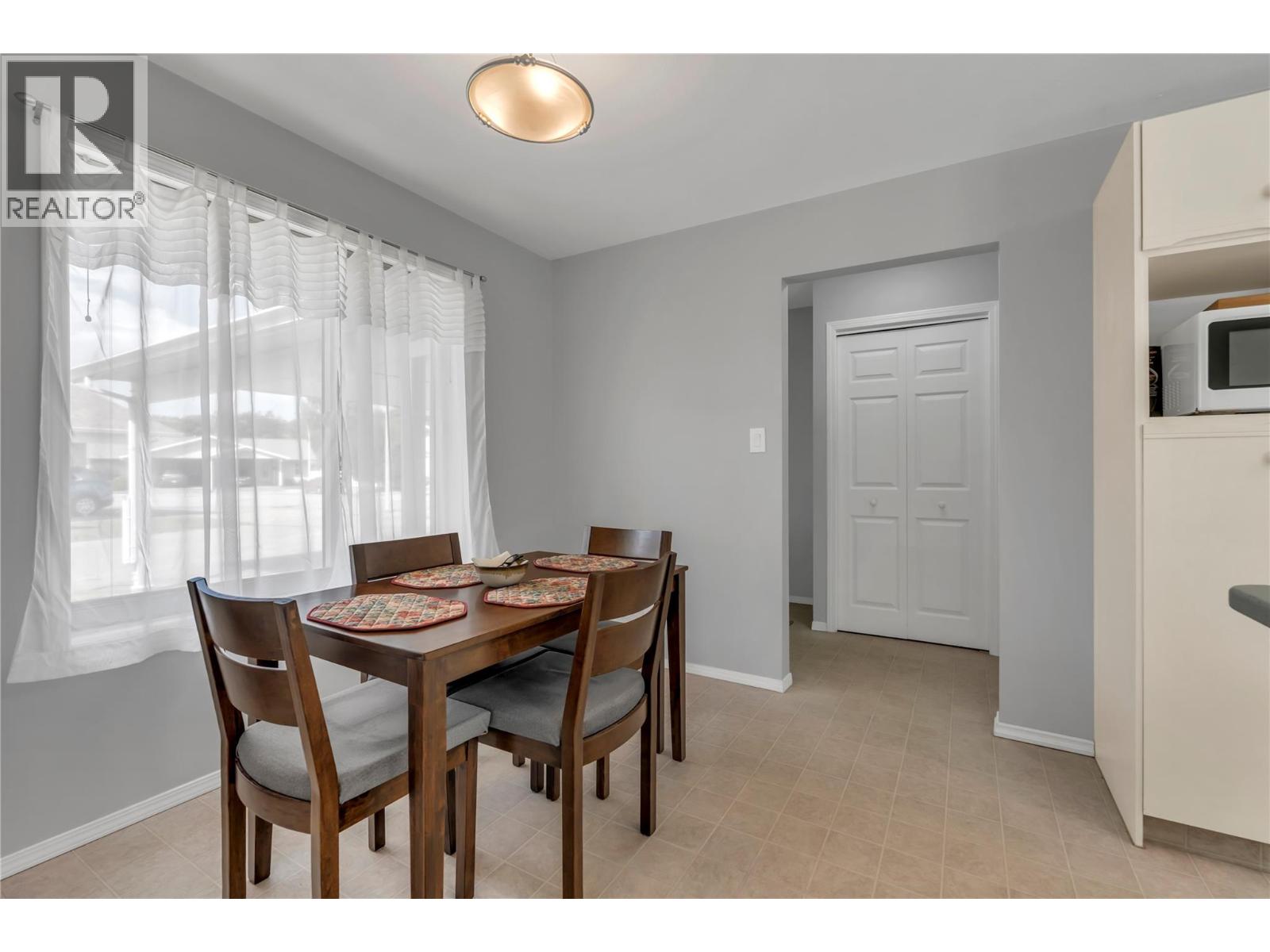 145 Redwing Place Unit# 8, Oliver
