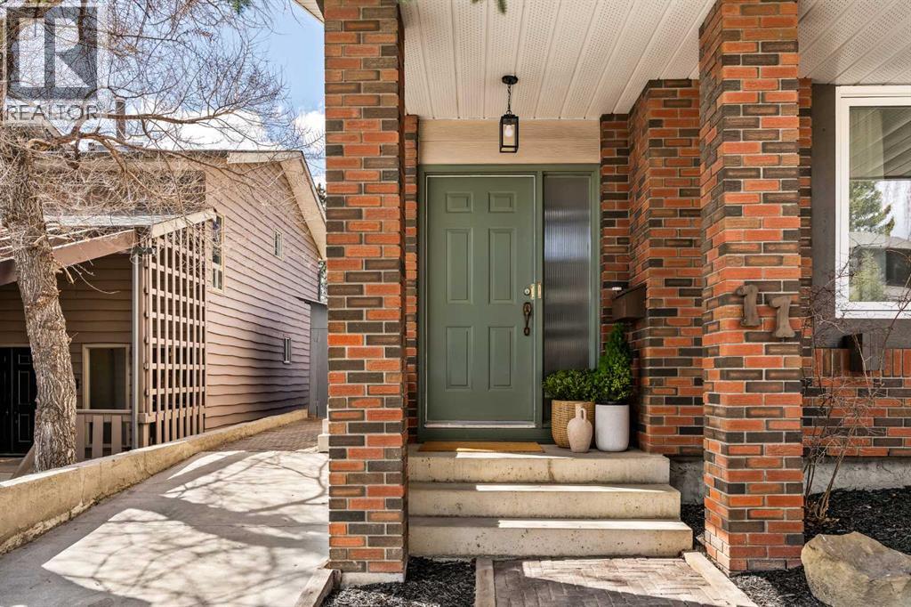 11 Coach Manor Rise SW - 38