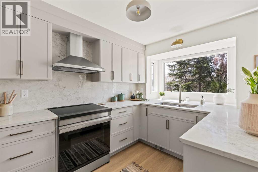 11 Coach Manor Rise SW - 12