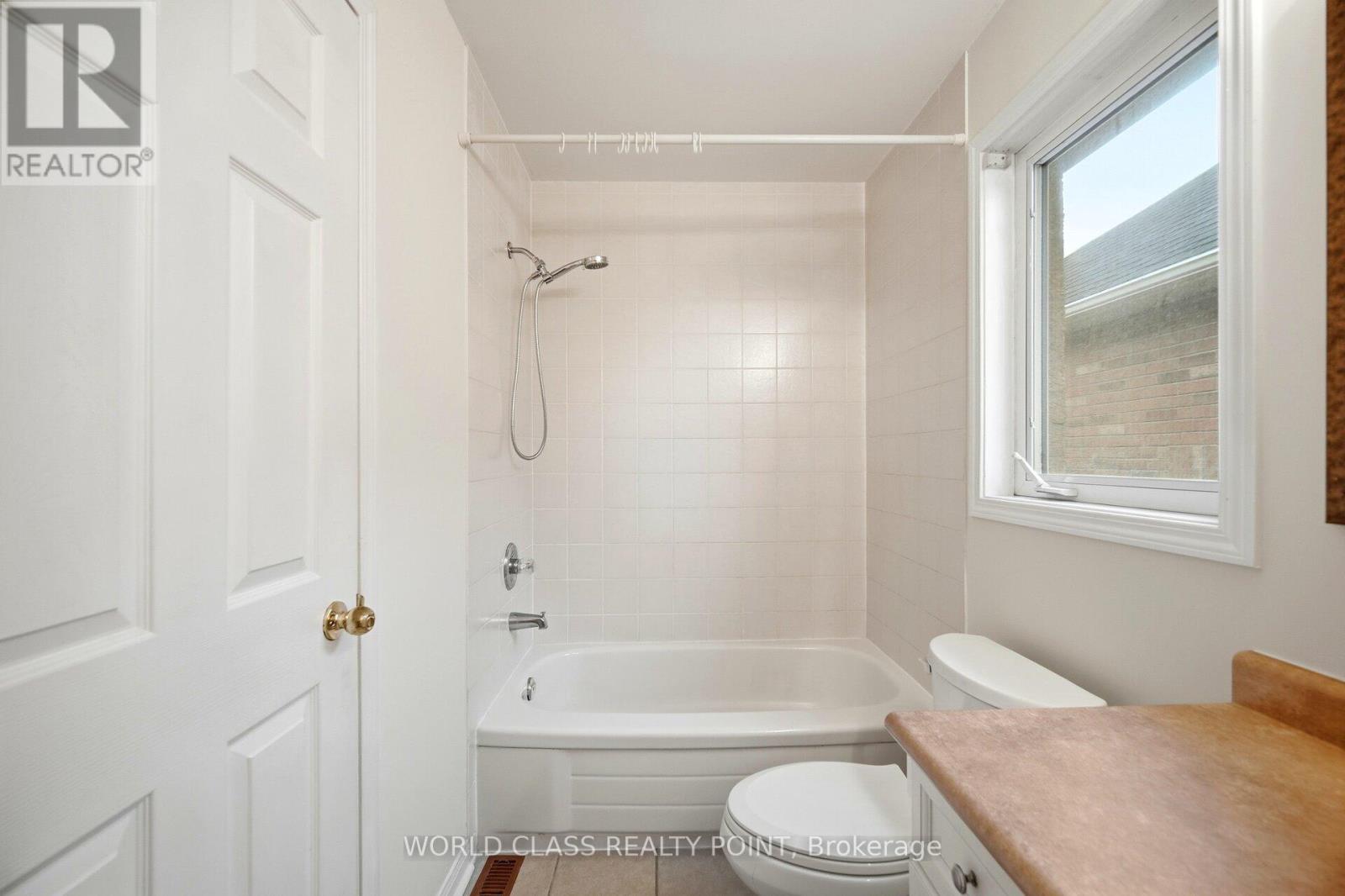 727 THOMPSON ROAD S - 23