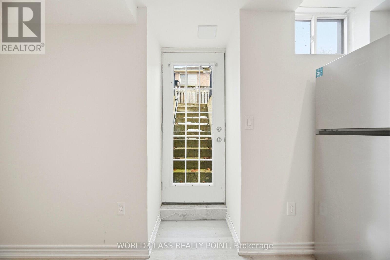 727 THOMPSON ROAD S - 25