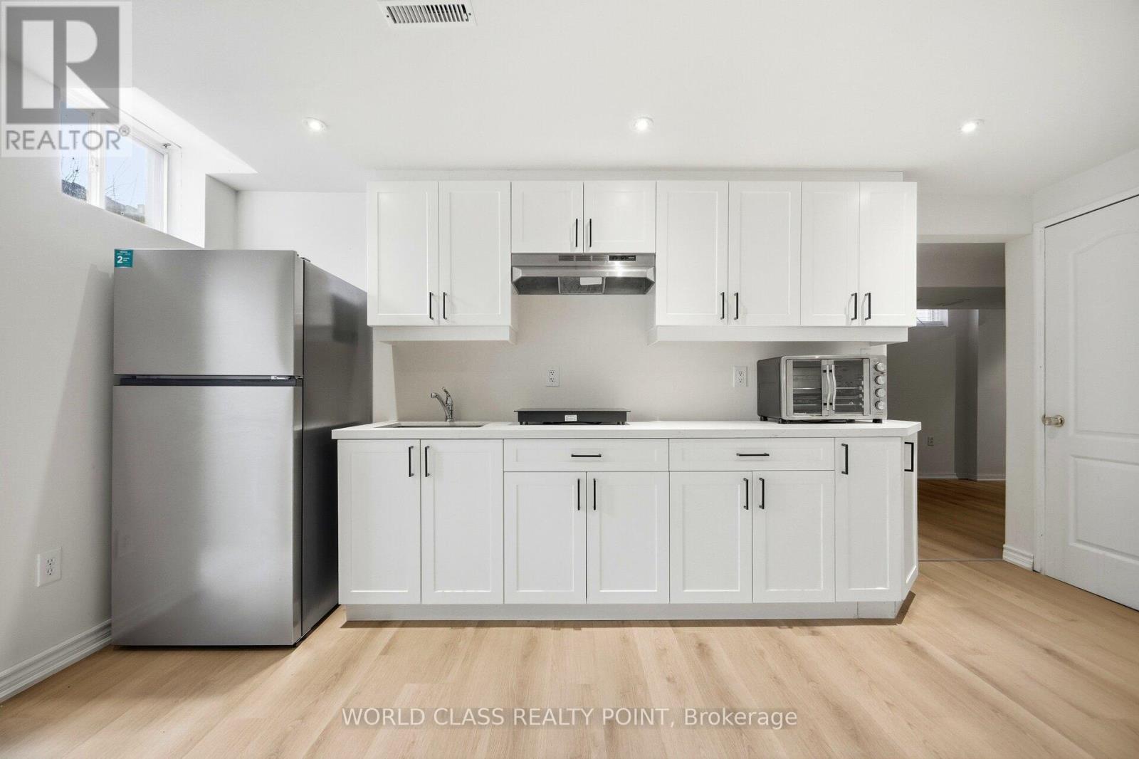727 THOMPSON ROAD S - 27