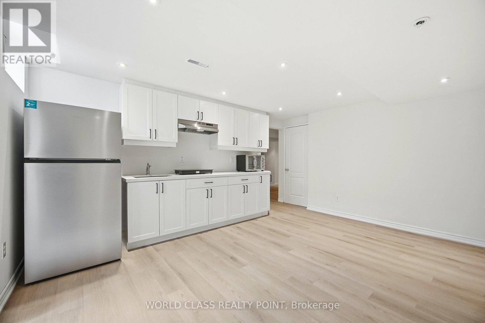 727 THOMPSON ROAD S - 28