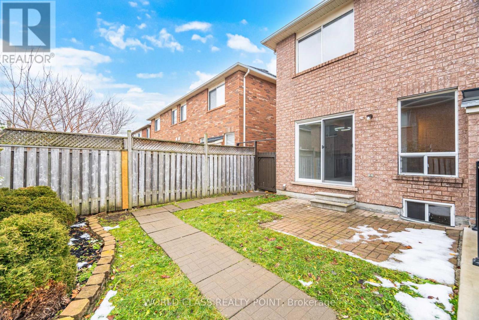 727 THOMPSON ROAD S - 32