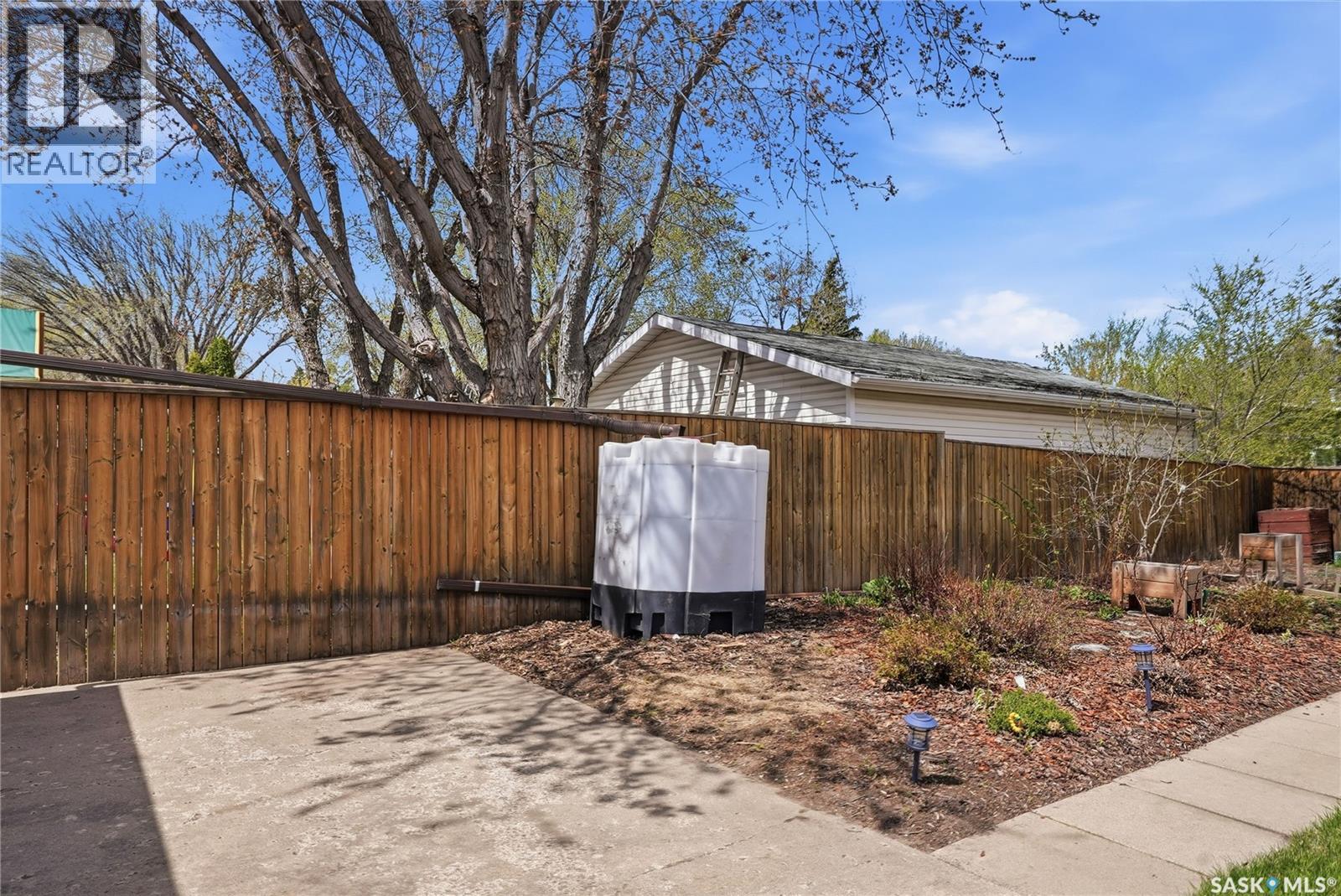 2362 Easthill - 55