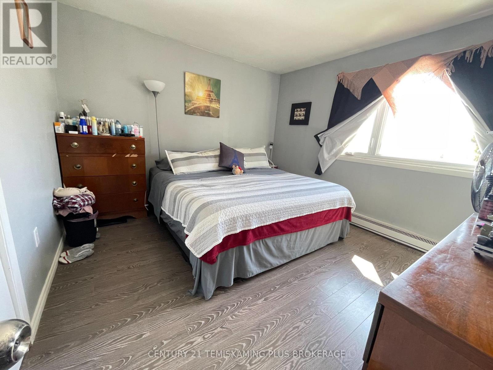 121 ELM AVENUE - 15