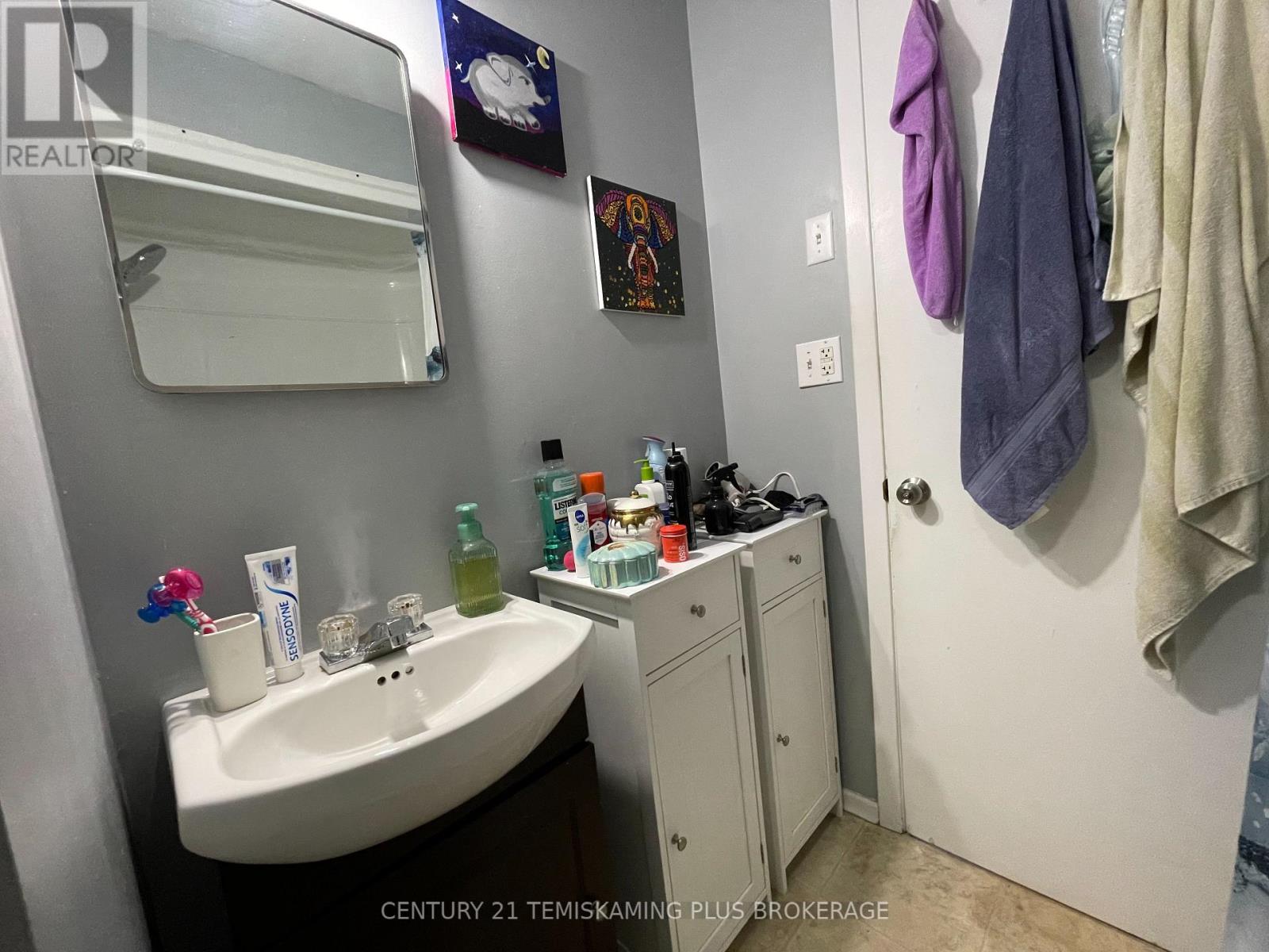 121 ELM AVENUE - 13