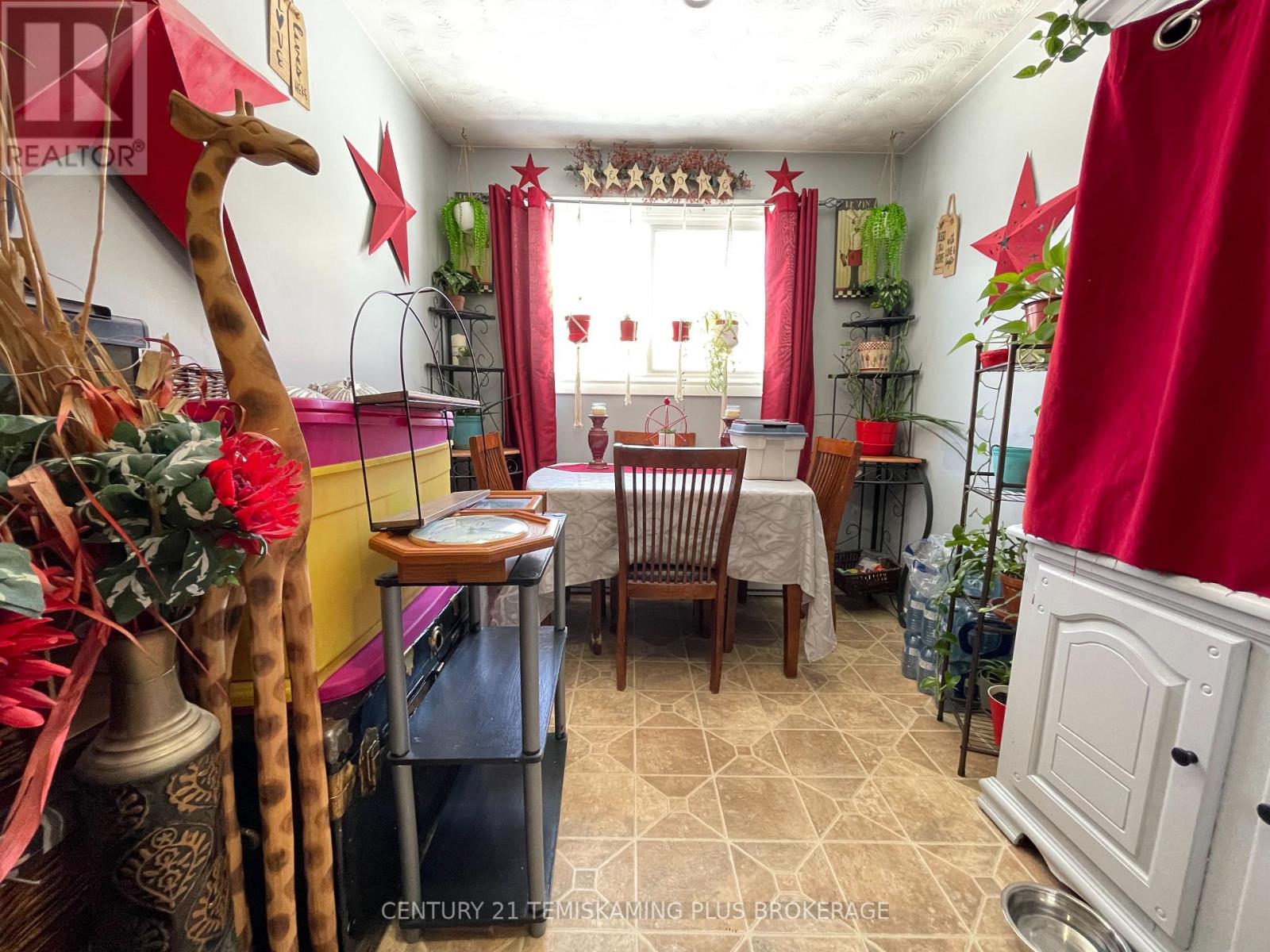 121 ELM AVENUE - 21