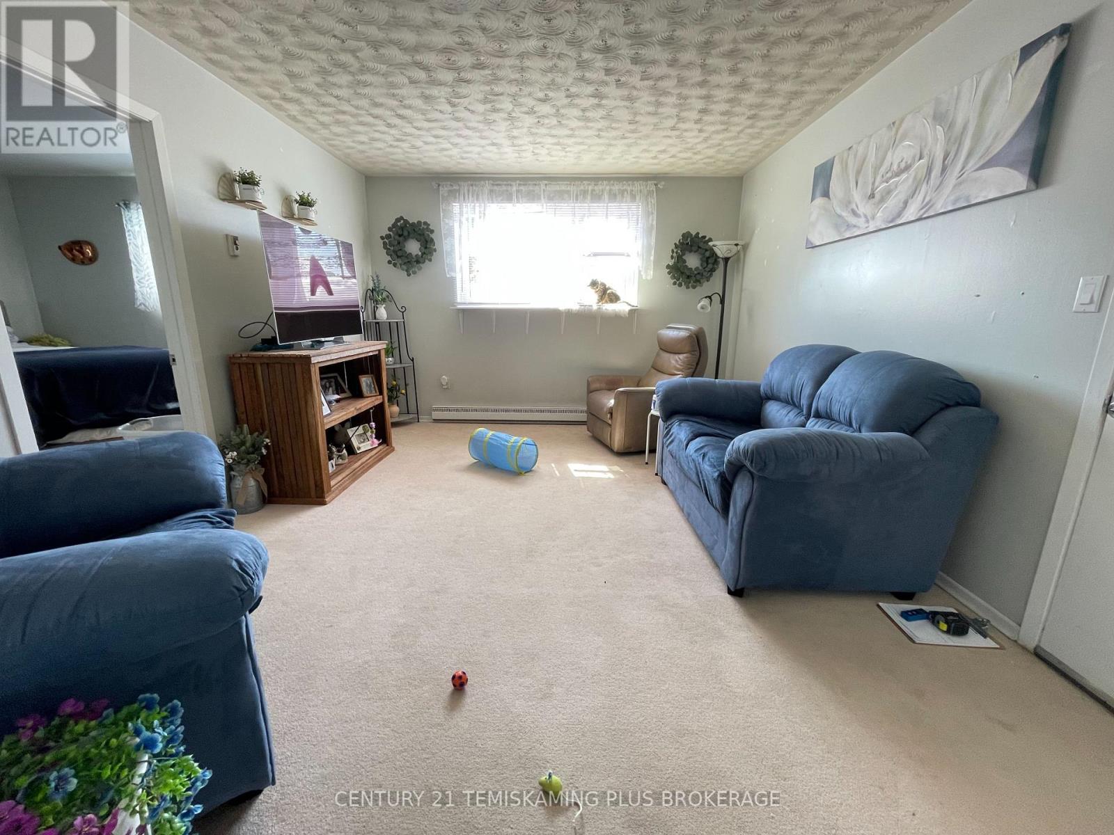 121 ELM AVENUE - 29