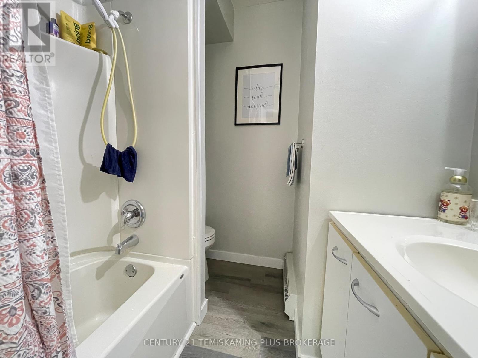 121 ELM AVENUE - 34
