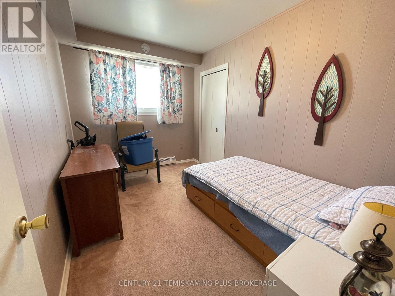 121 ELM AVENUE - 37