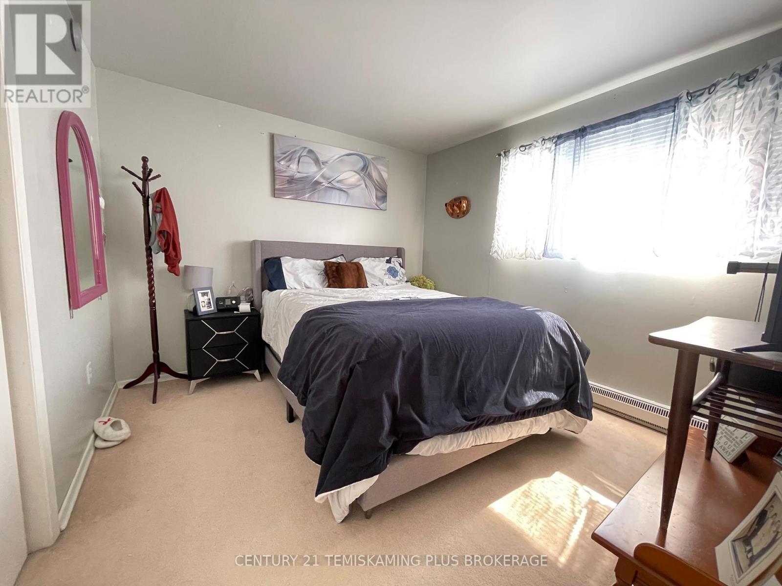 121 ELM AVENUE - 36