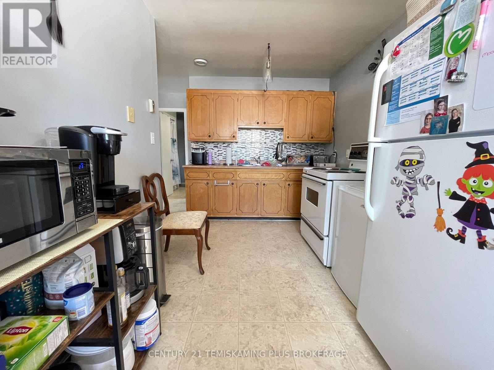 121 ELM AVENUE - 9