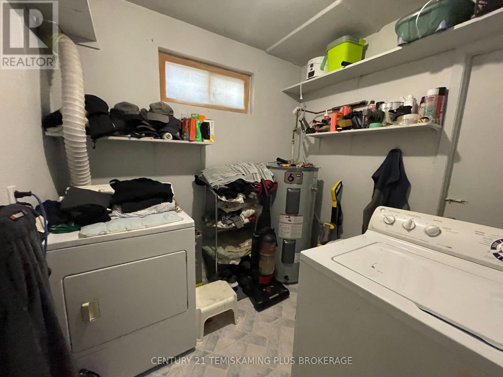 121 ELM AVENUE - 44