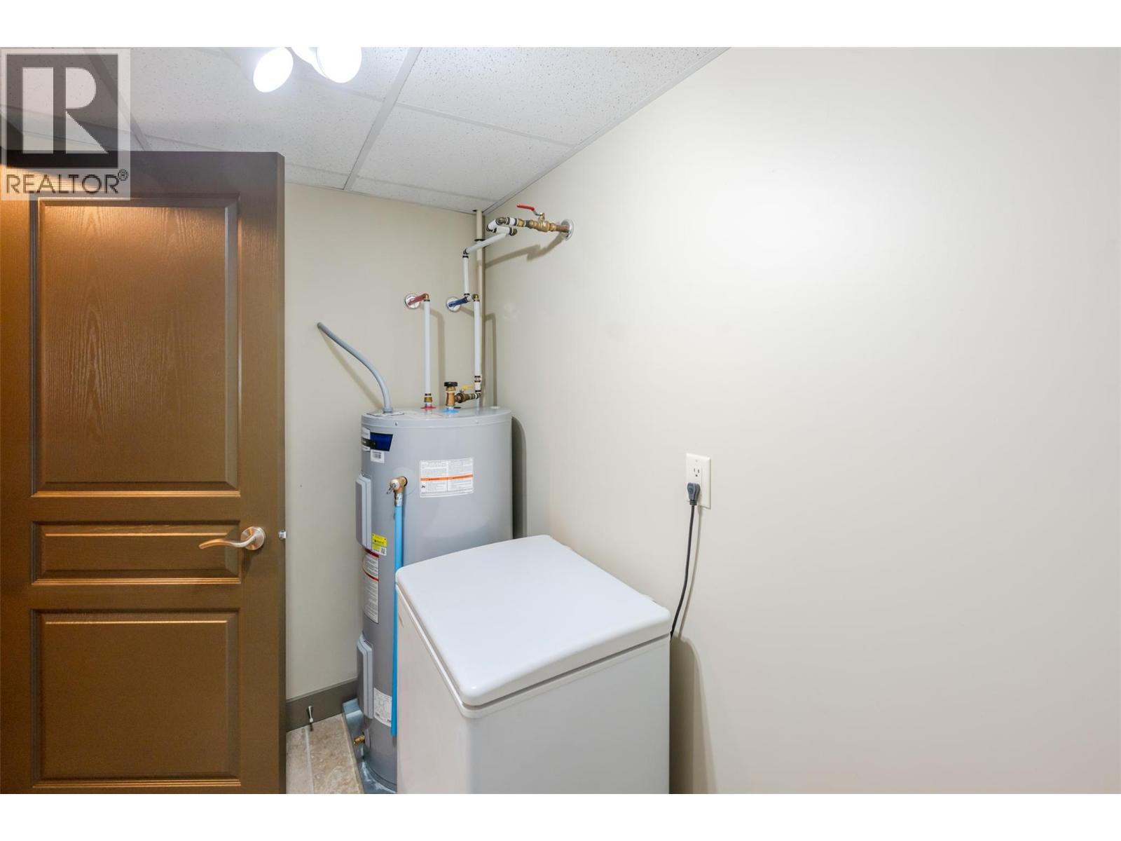 #204 873 Forestbrook Drive - 27