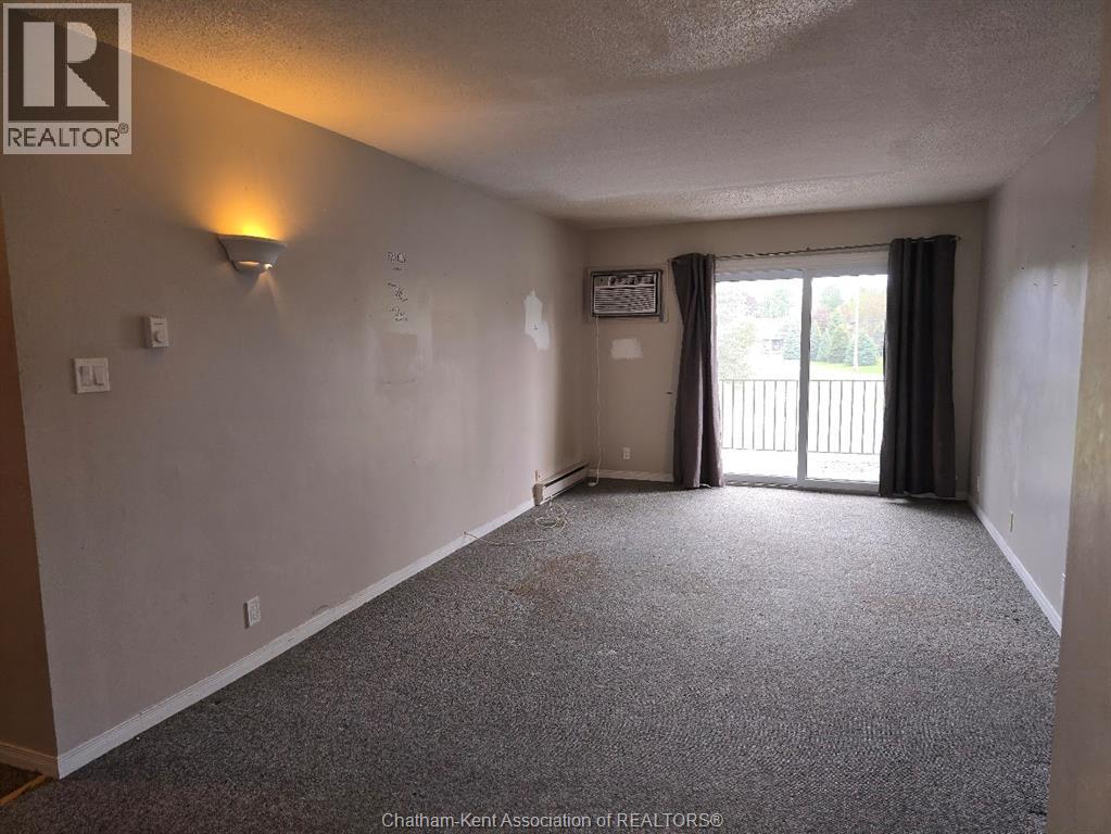#A207 12 Montgomery DRIVE - 11