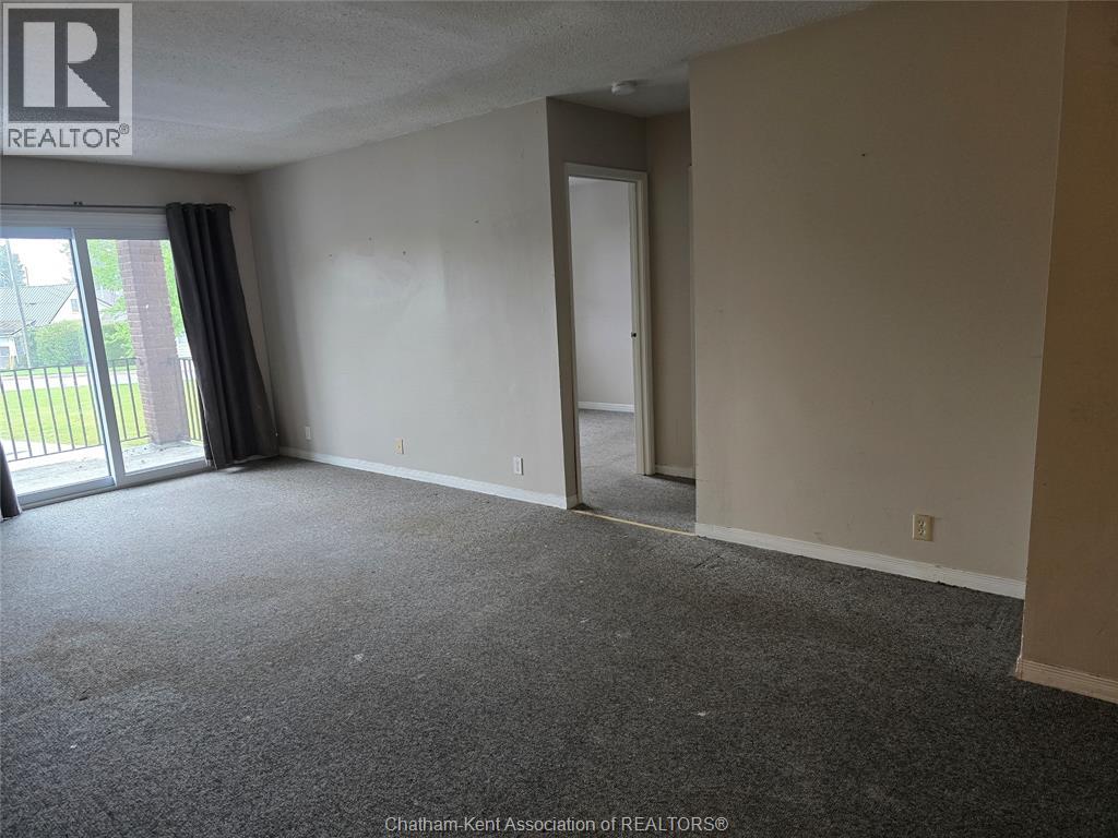 #A207 12 Montgomery DRIVE - 13