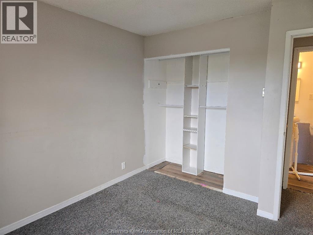 #A207 12 Montgomery DRIVE - 15