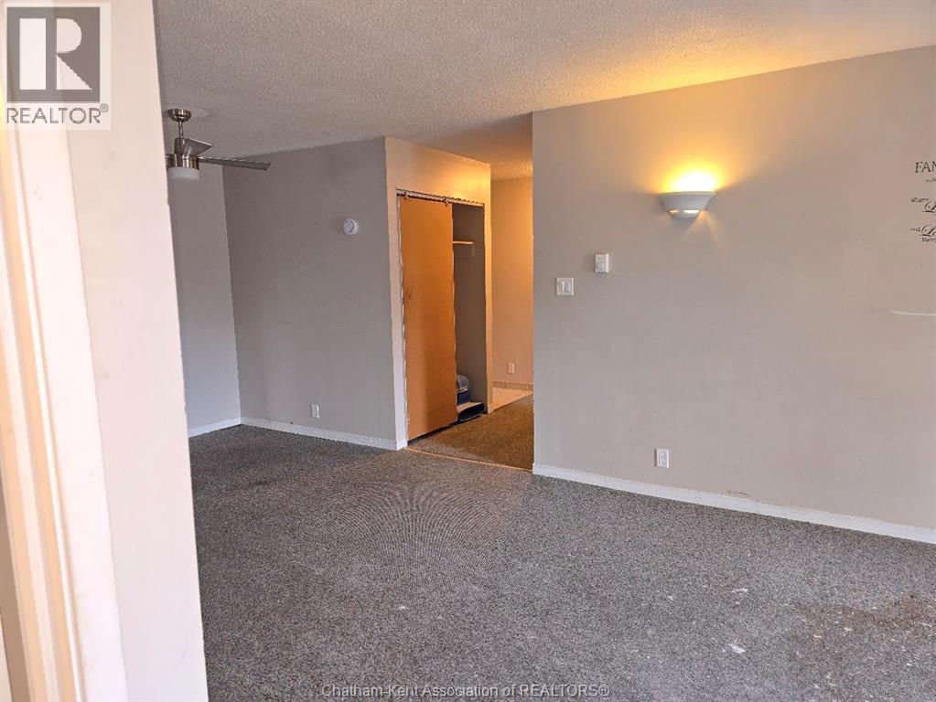 #A207 12 Montgomery DRIVE - 24