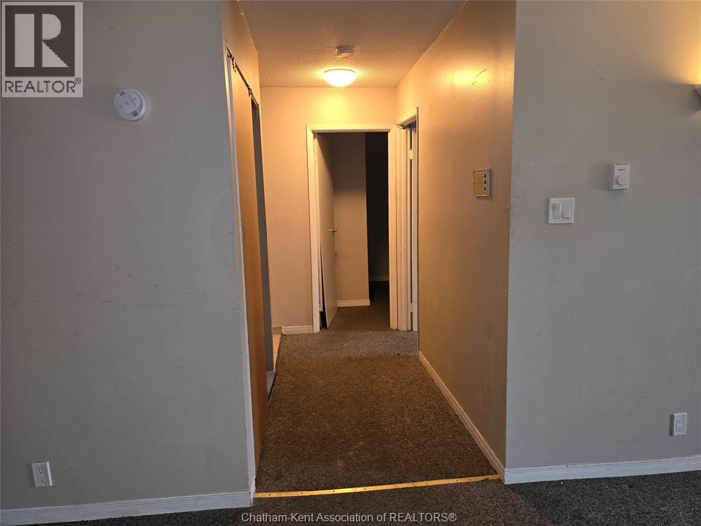 #A207 12 Montgomery DRIVE - 25