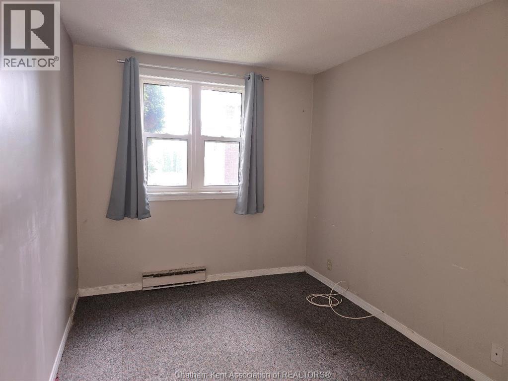 #A207 12 Montgomery DRIVE - 7