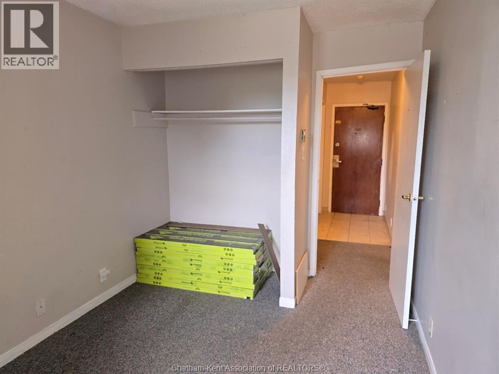 #A207 12 Montgomery DRIVE - 8