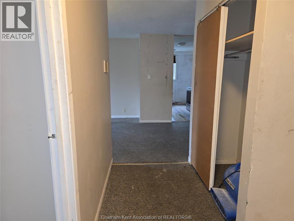 #A207 12 Montgomery DRIVE - 9