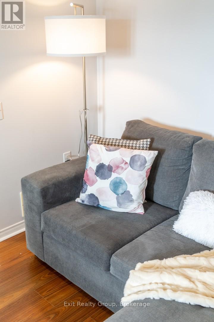 7 CRETNEY DRIVE - 27