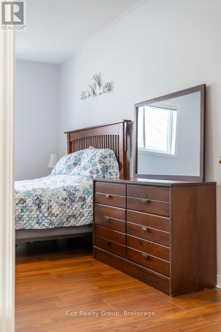 7 CRETNEY DRIVE - 37